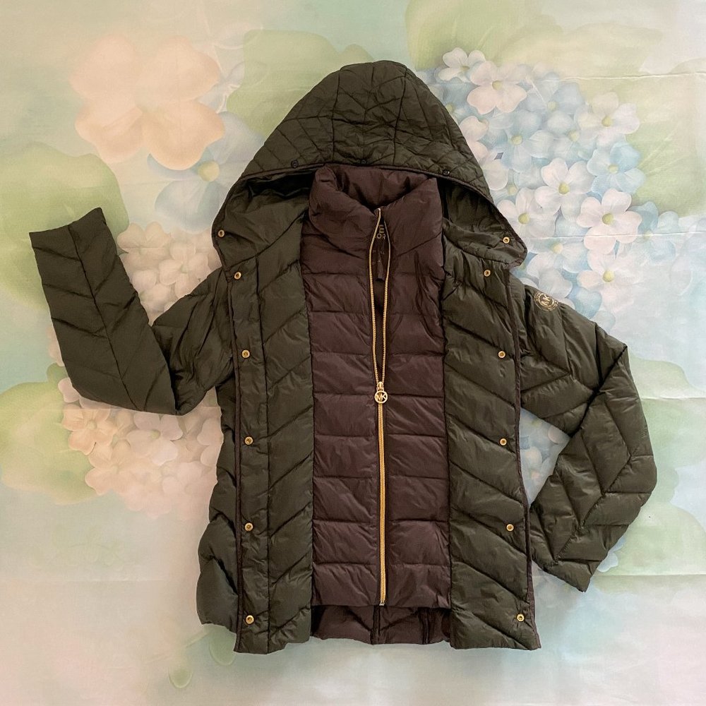 Michael Kors Lightweight Hooded Puffer Jacket Dark Olive Real Fir Collar SZ M